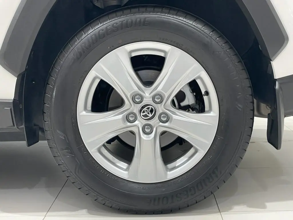 2022 Toyota RAV4 Gallery Image 11