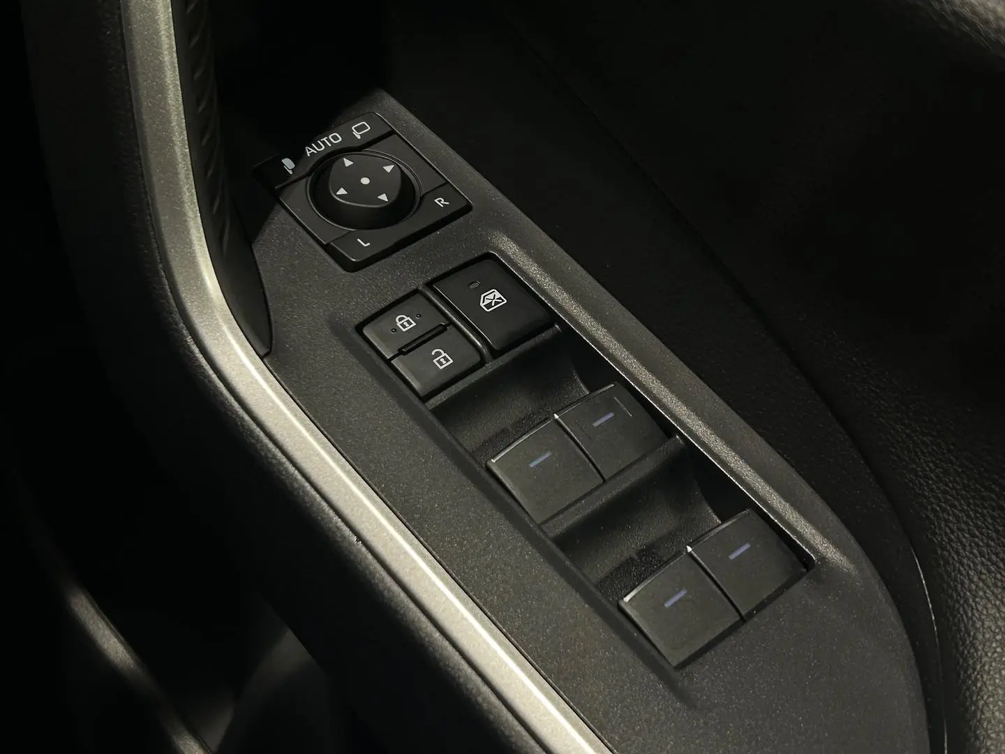 2024 Toyota RAV4 Gallery Image 22