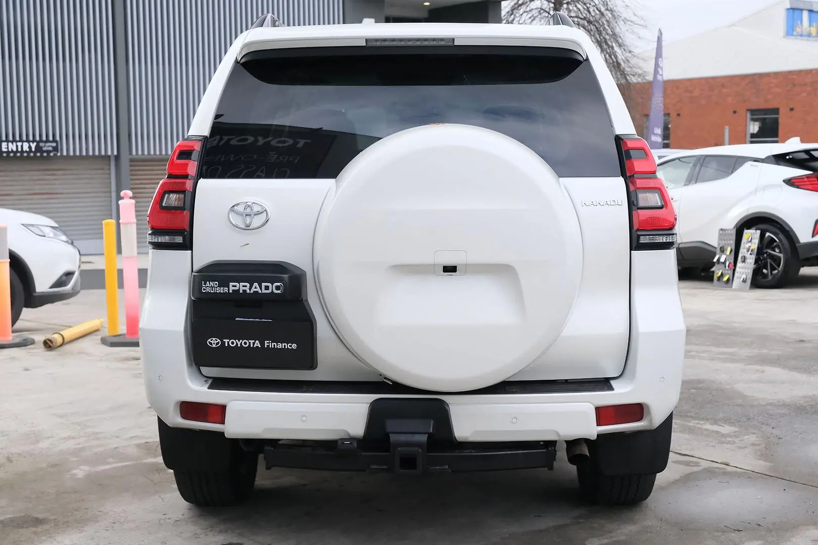 2023 Toyota Landcruiser Prado Gallery Image 2