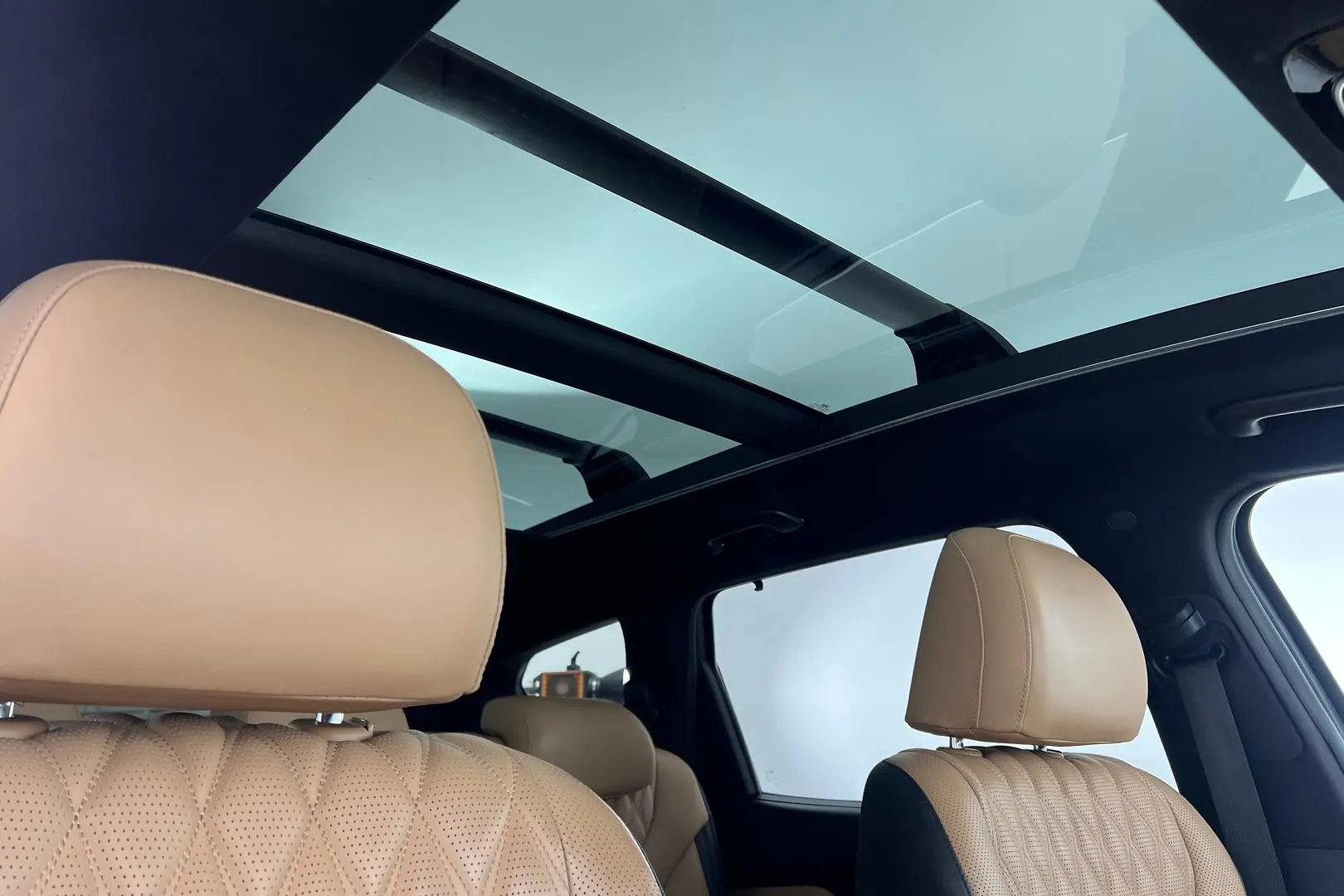 2021 Hyundai Santa Fe Gallery Image 16