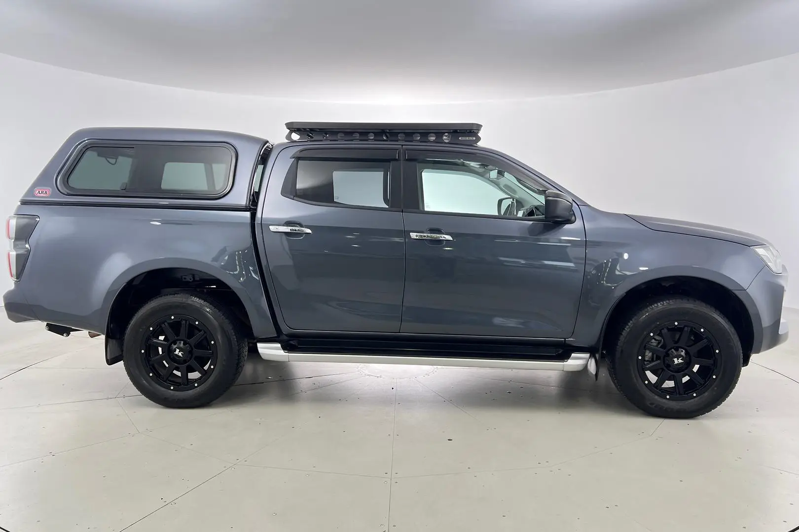 2022 Isuzu D-MAX Gallery Image 3