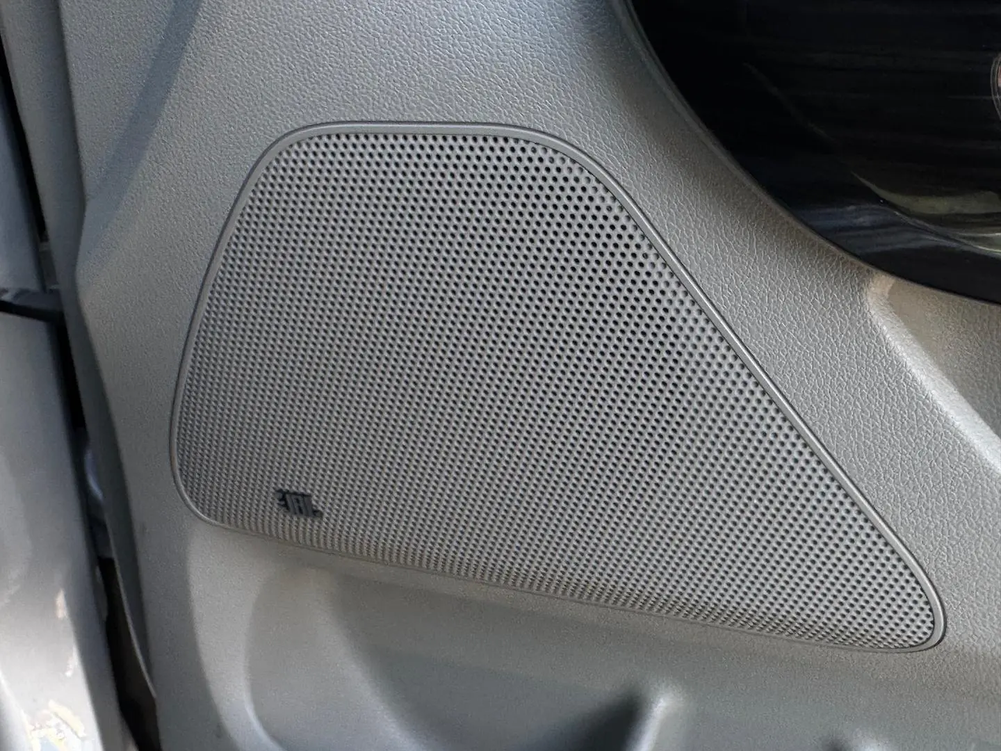 2018 Kia Carnival Gallery Image 22