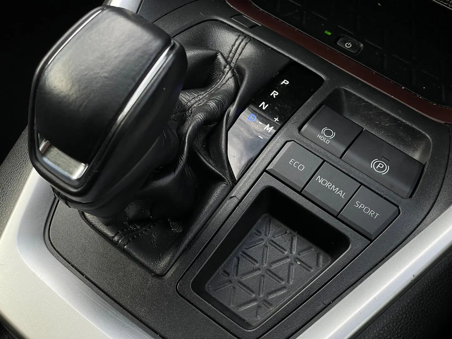 2019 Toyota RAV4 Gallery Image 19