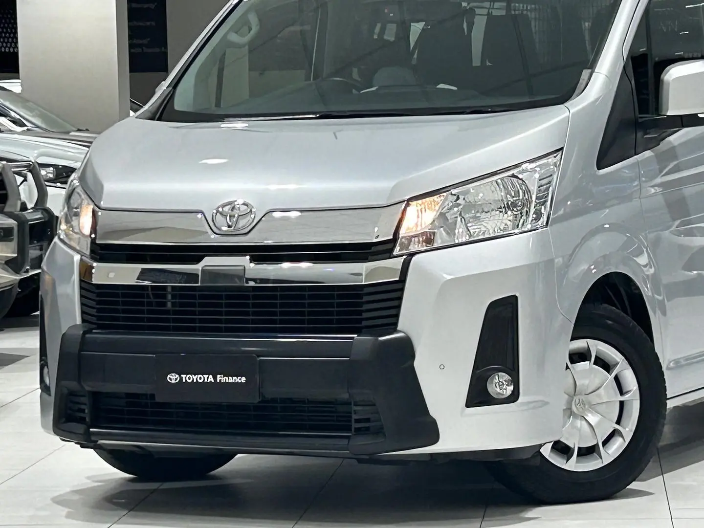 2020 Toyota Hiace Gallery Image 7