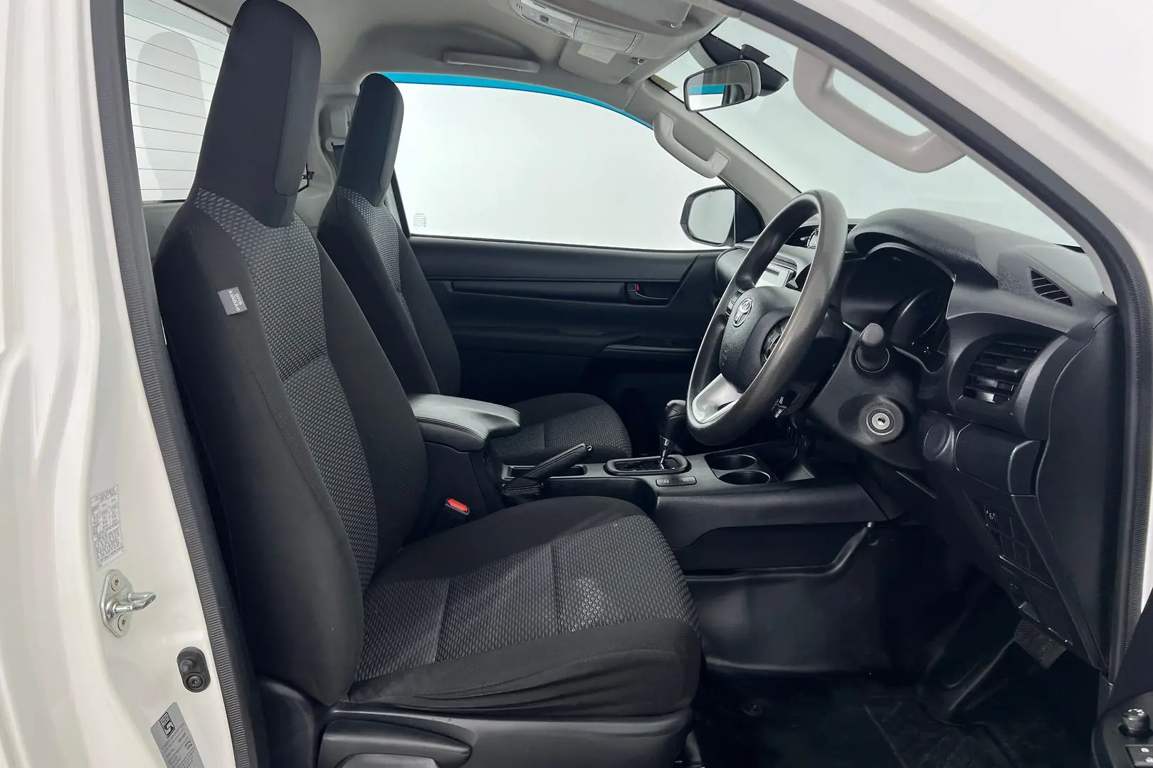 2020 Toyota Hilux Gallery Image 11