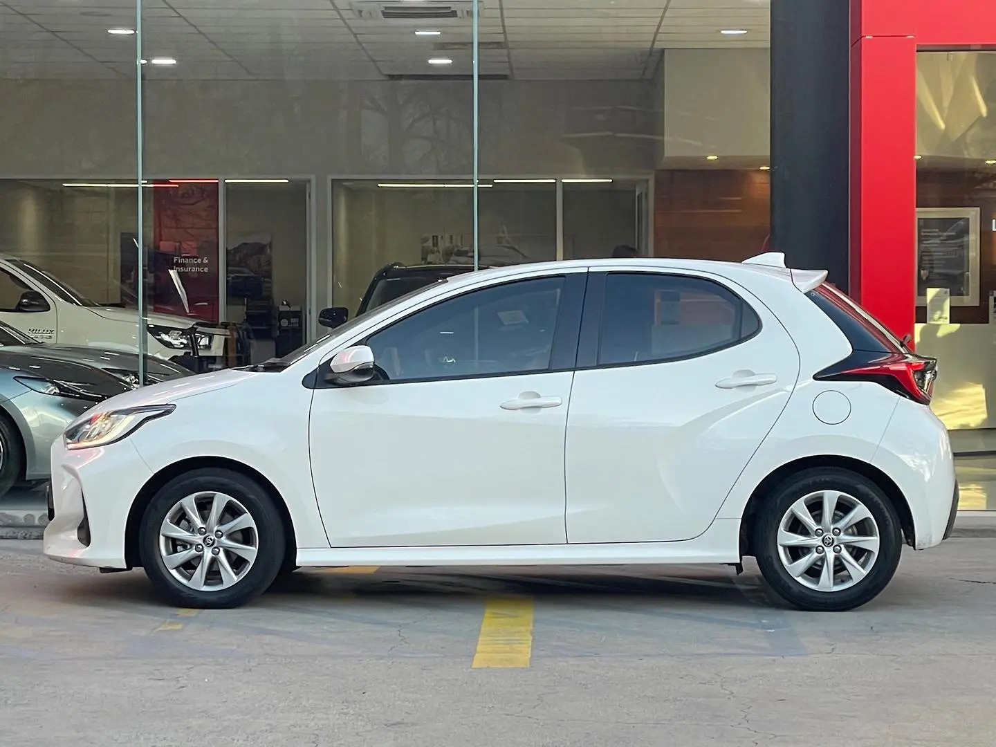 2020 Toyota Yaris Gallery Image 5