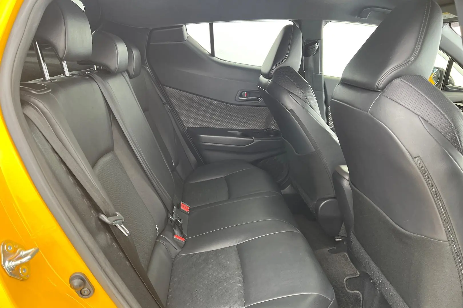2021 Toyota C-HR Gallery Image 10
