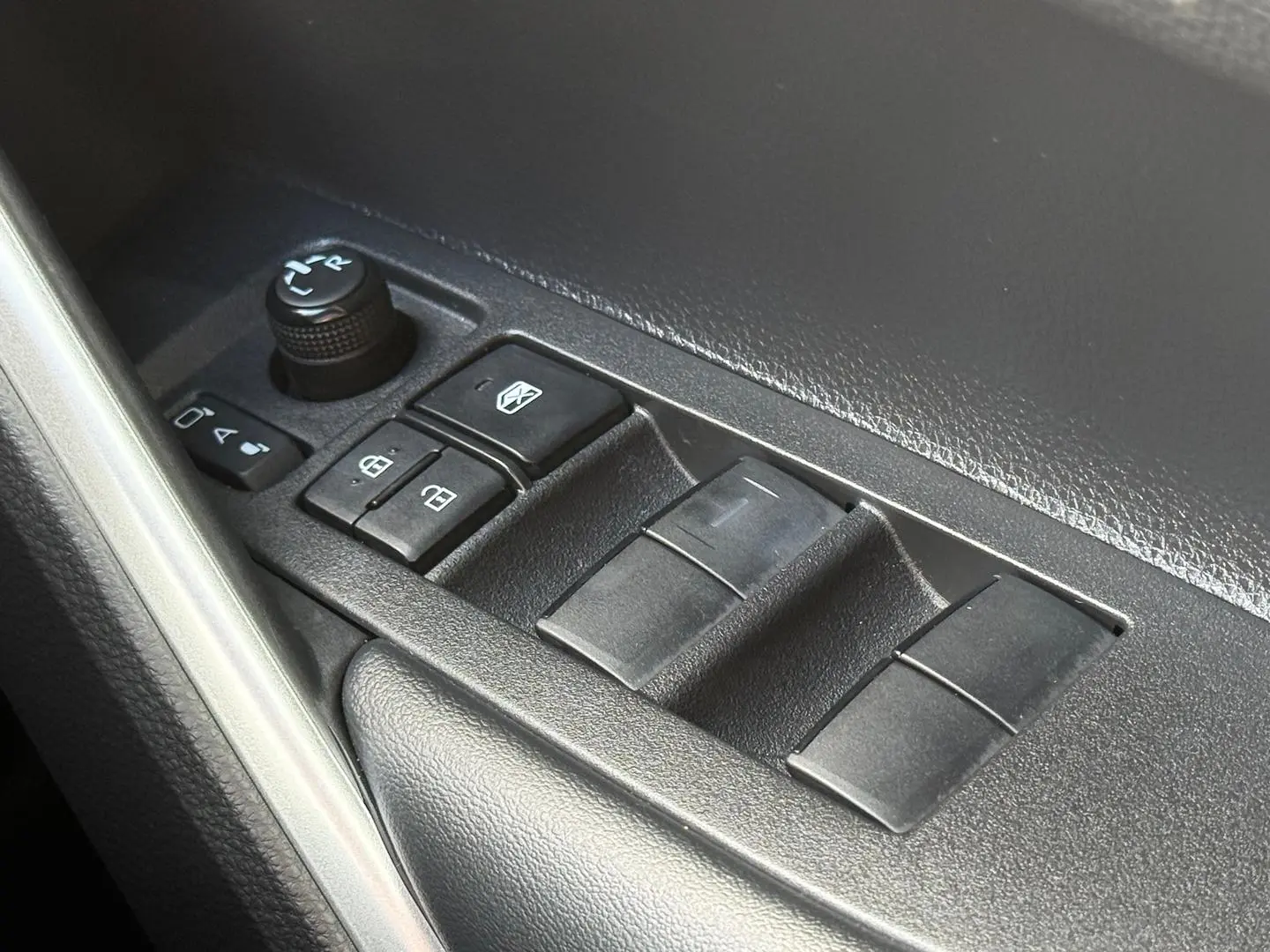2024 Toyota Corolla Cross Gallery Image 15