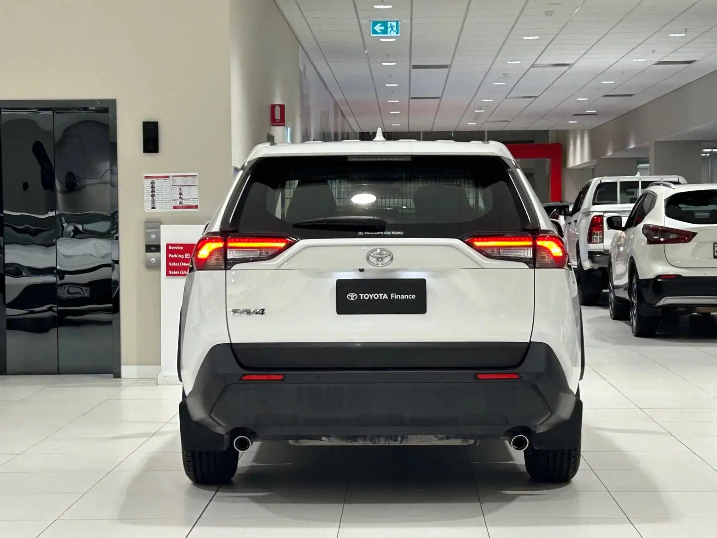 2022 Toyota RAV4 Gallery Image 9