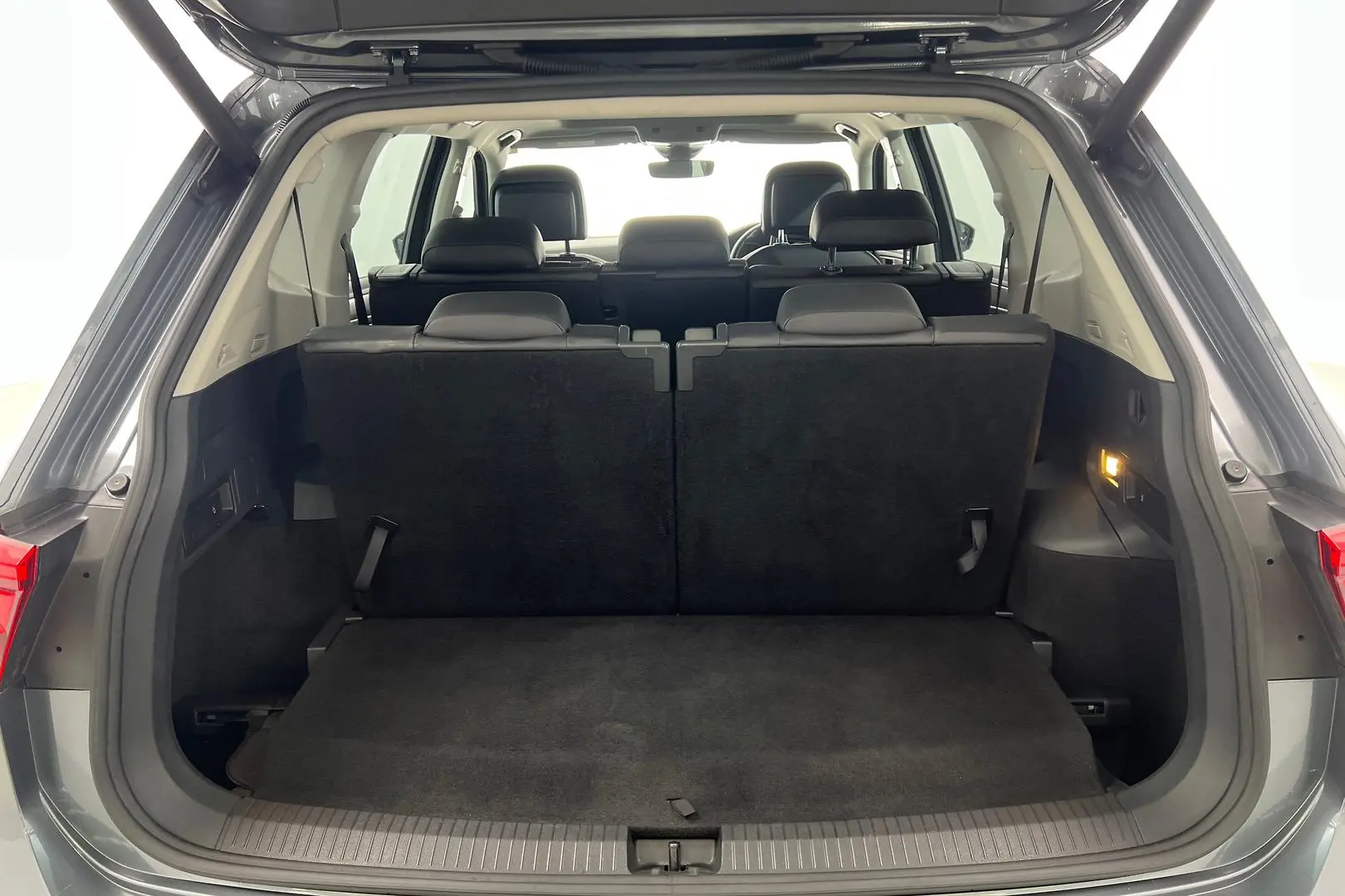 2021 Volkswagen Tiguan Gallery Image 20
