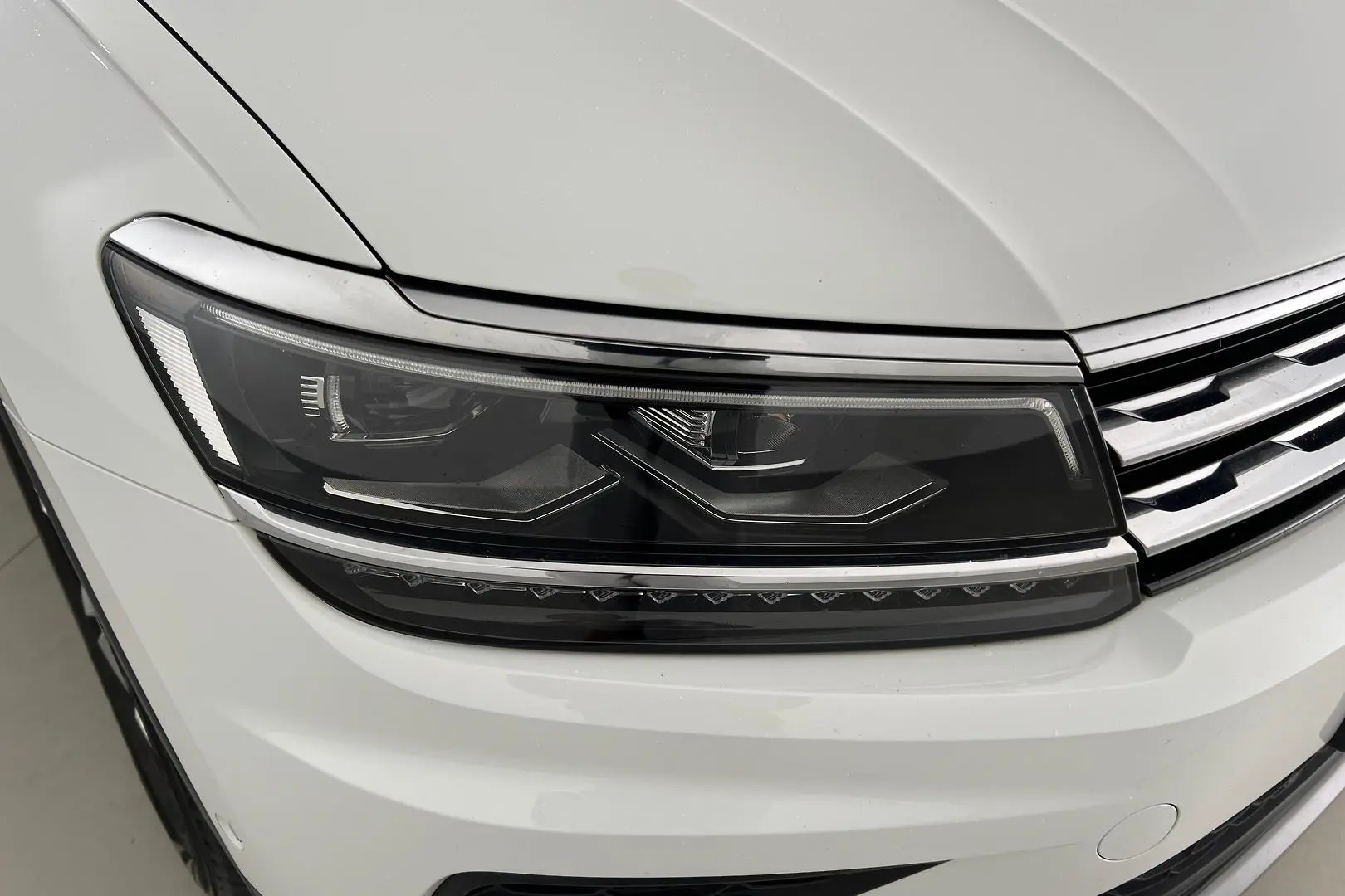 2019 Volkswagen Tiguan Gallery Image 2