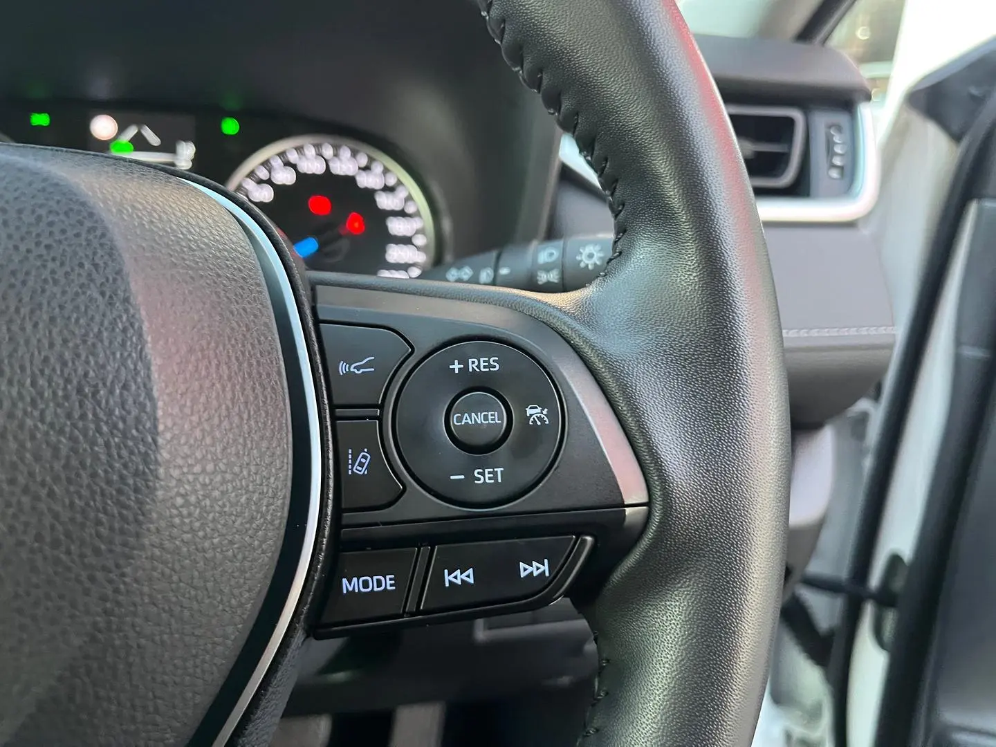 2023 Toyota RAV4 Gallery Image 17