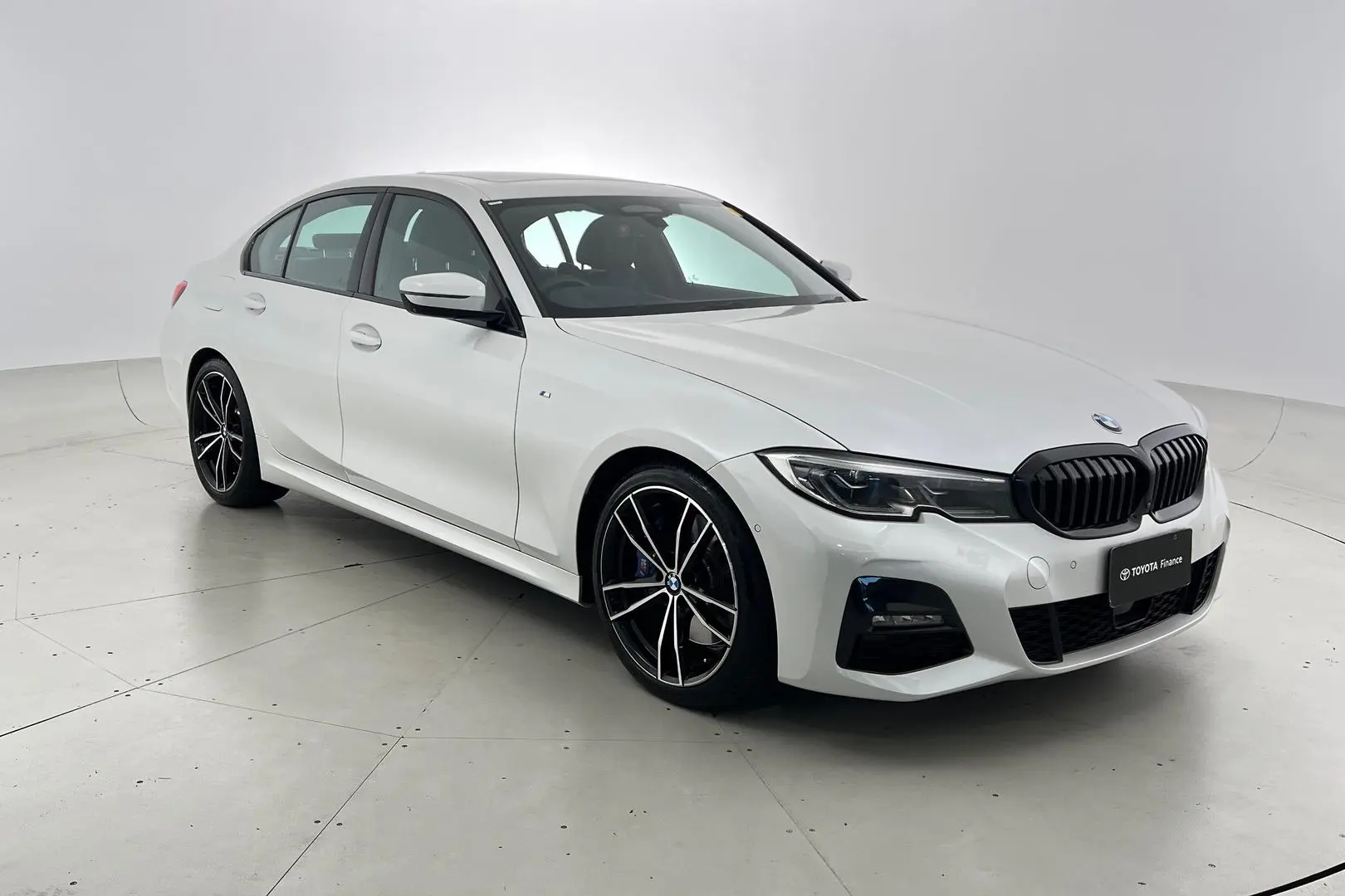 2021 BMW 3 Series Gallery Image 1