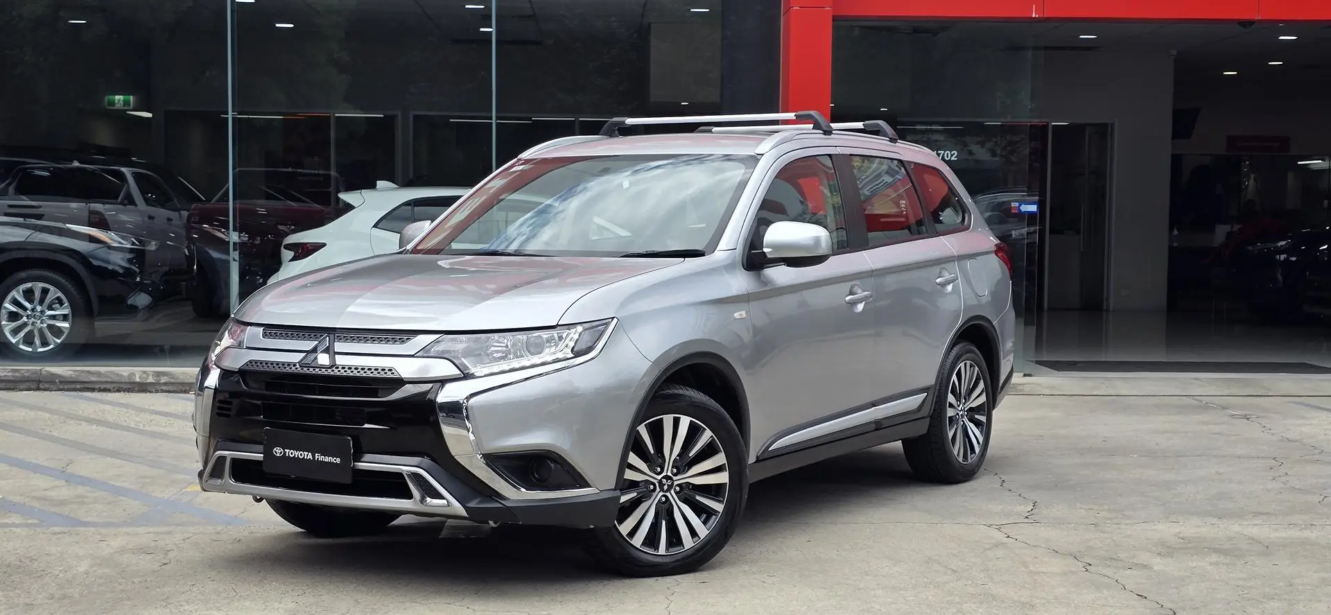 2019 Mitsubishi Outlander Gallery Image 5