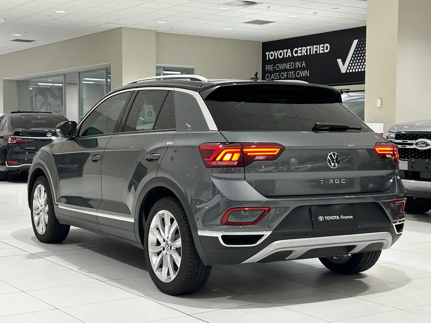 2024 Volkswagen T-Roc Gallery Image 8