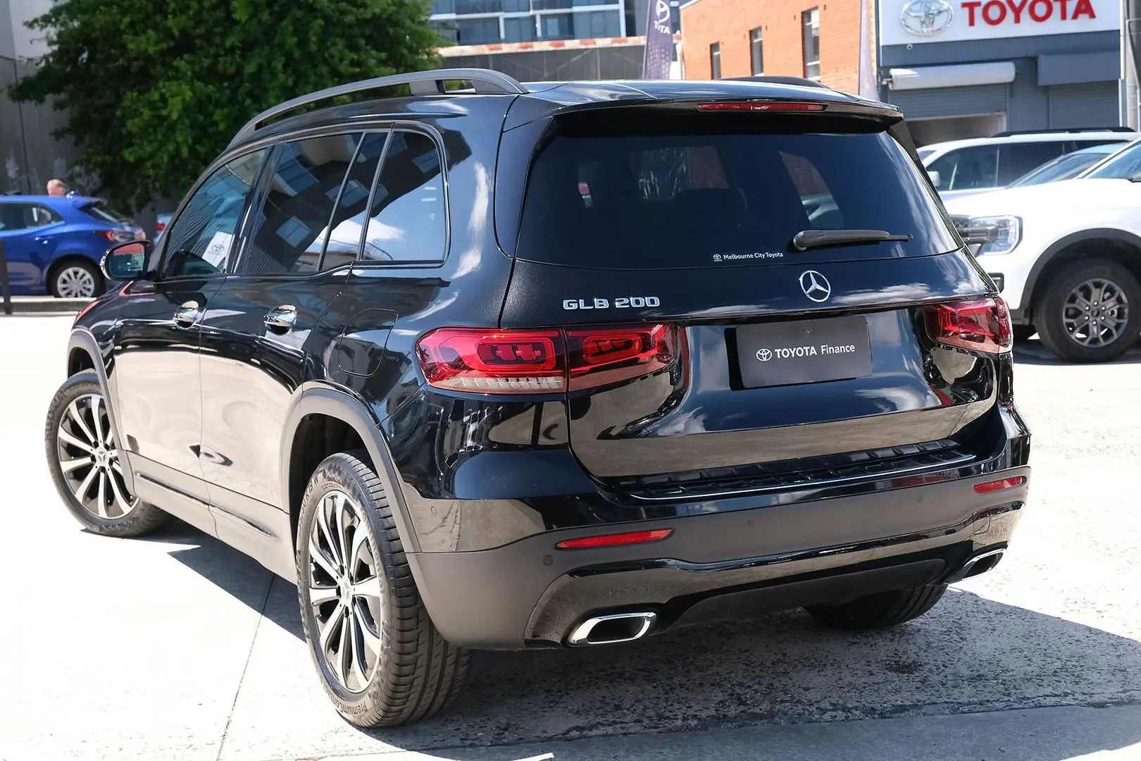 2021 Mercedes-Benz Glb-Class Gallery Image 2