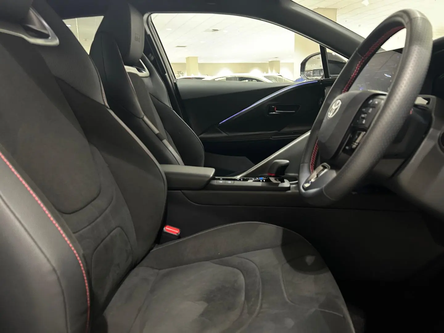 2024 Toyota C-HR Gallery Image 12