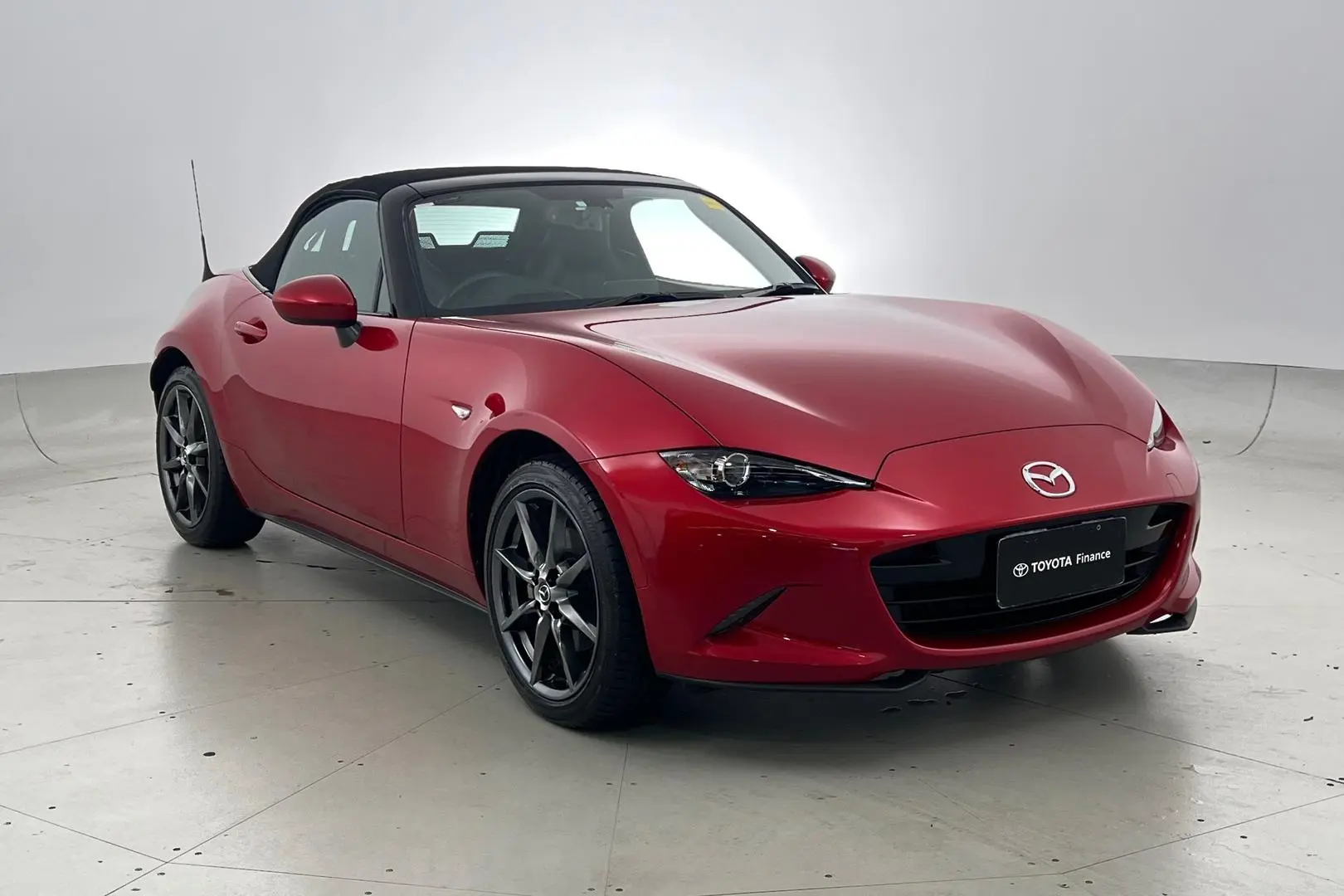 2017 Mazda MX-5 Gallery Image 1