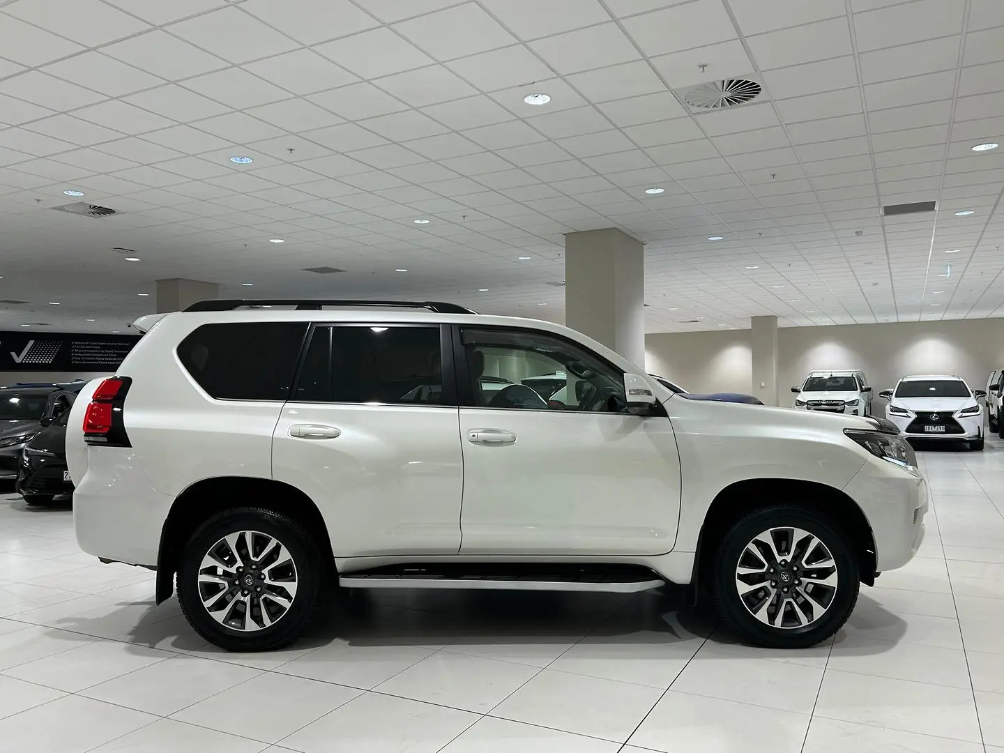 2023 Toyota Landcruiser Prado Gallery Image 2