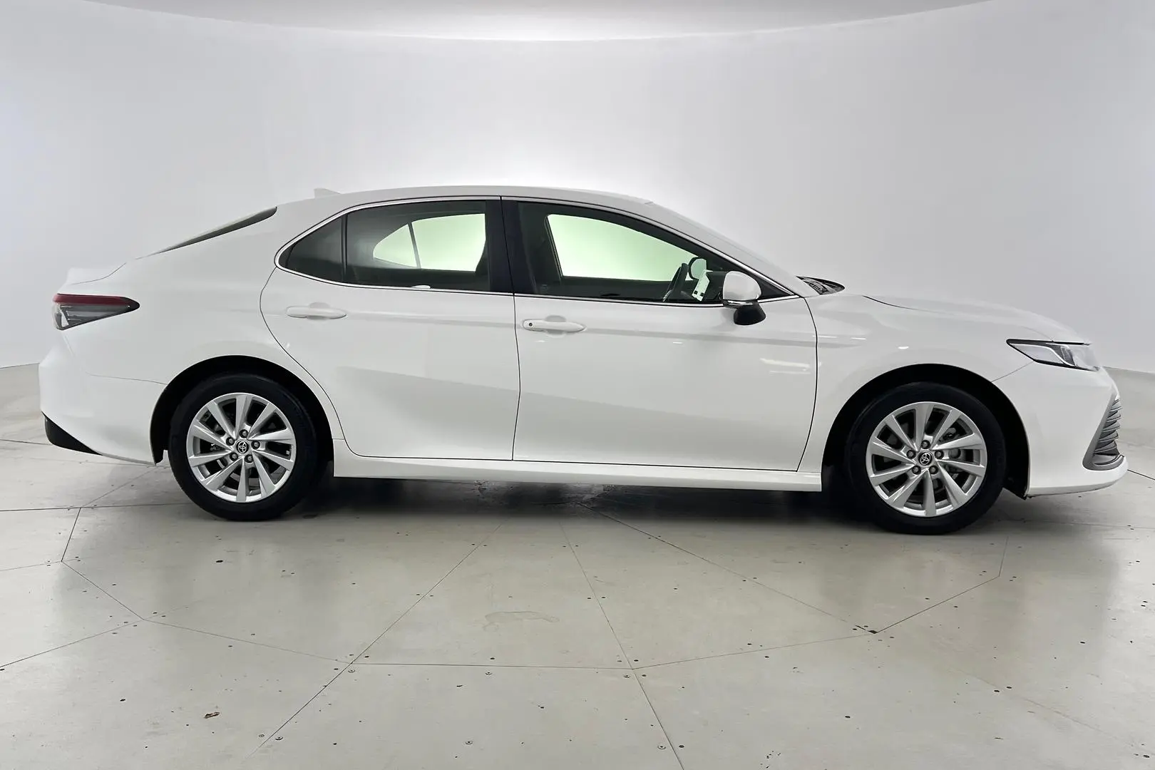 2024 Toyota Camry Gallery Image 5