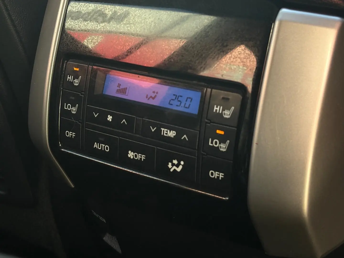 2022 Toyota Landcruiser Prado Gallery Image 21