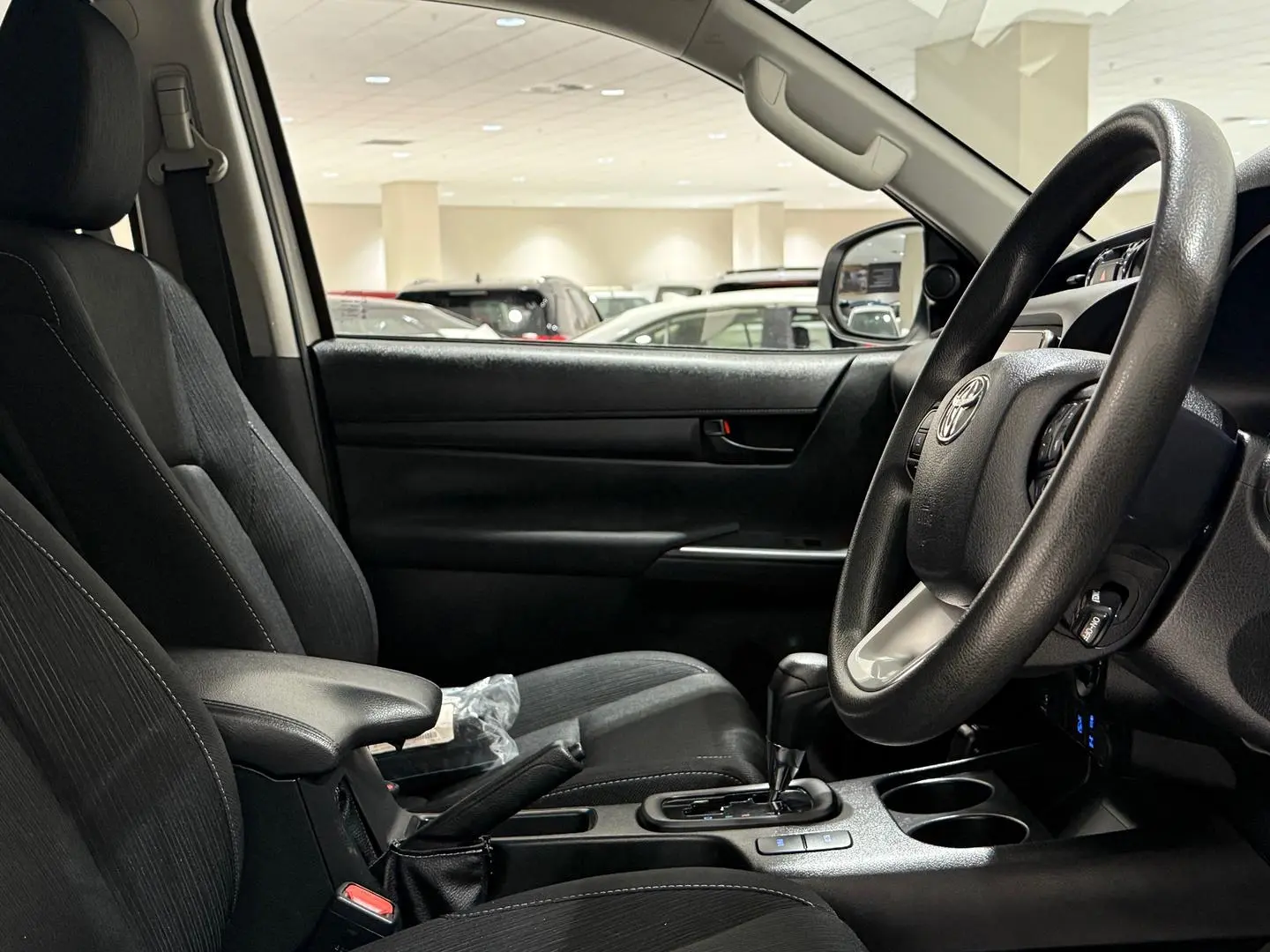 2022 Toyota Hilux Gallery Image 15
