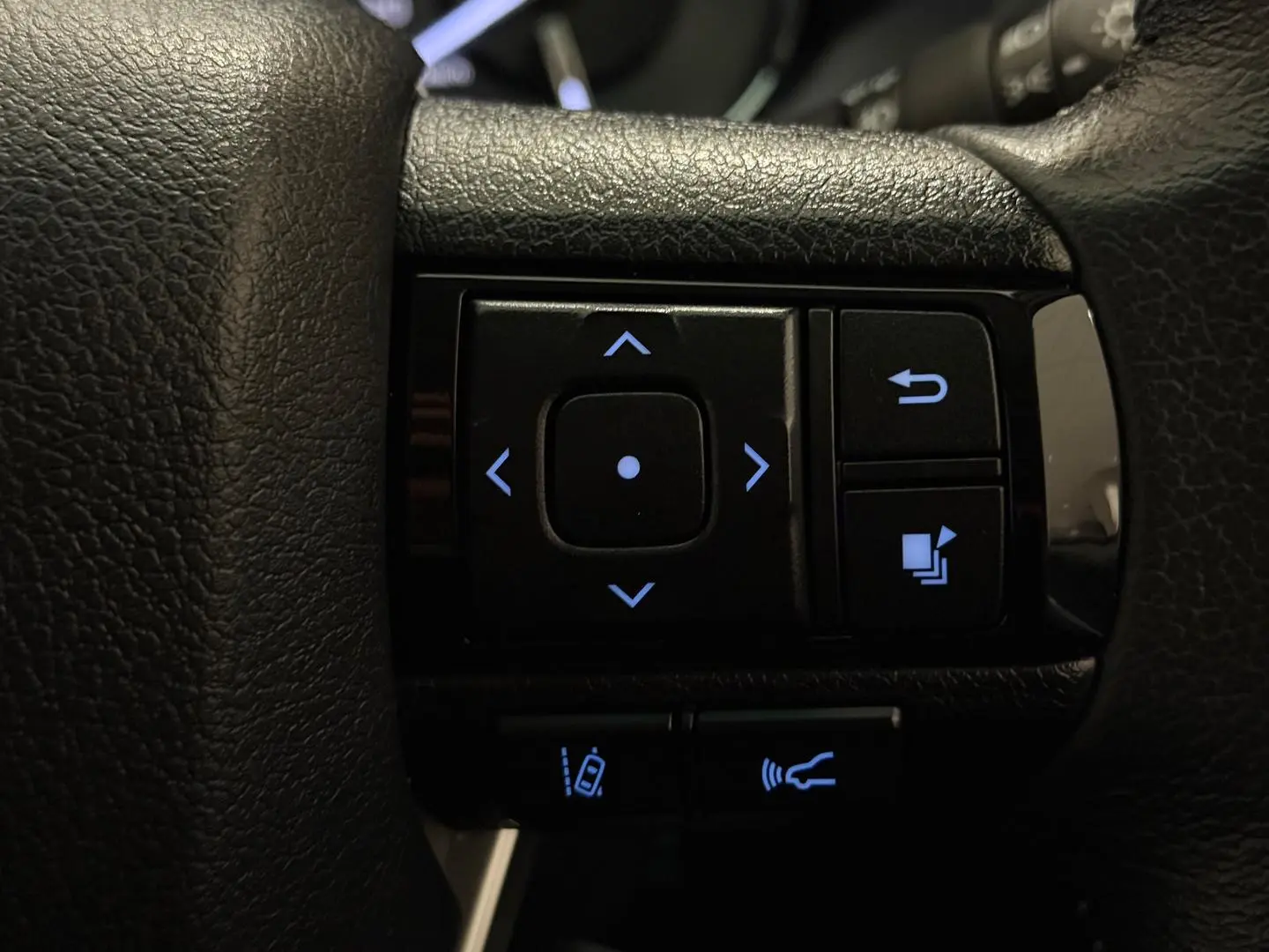 2023 Toyota Hilux Gallery Image 25