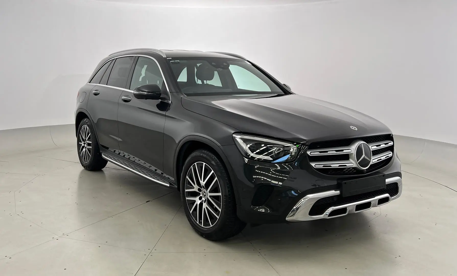 2021 Mercedes-Benz Glc-Class Gallery Image 1