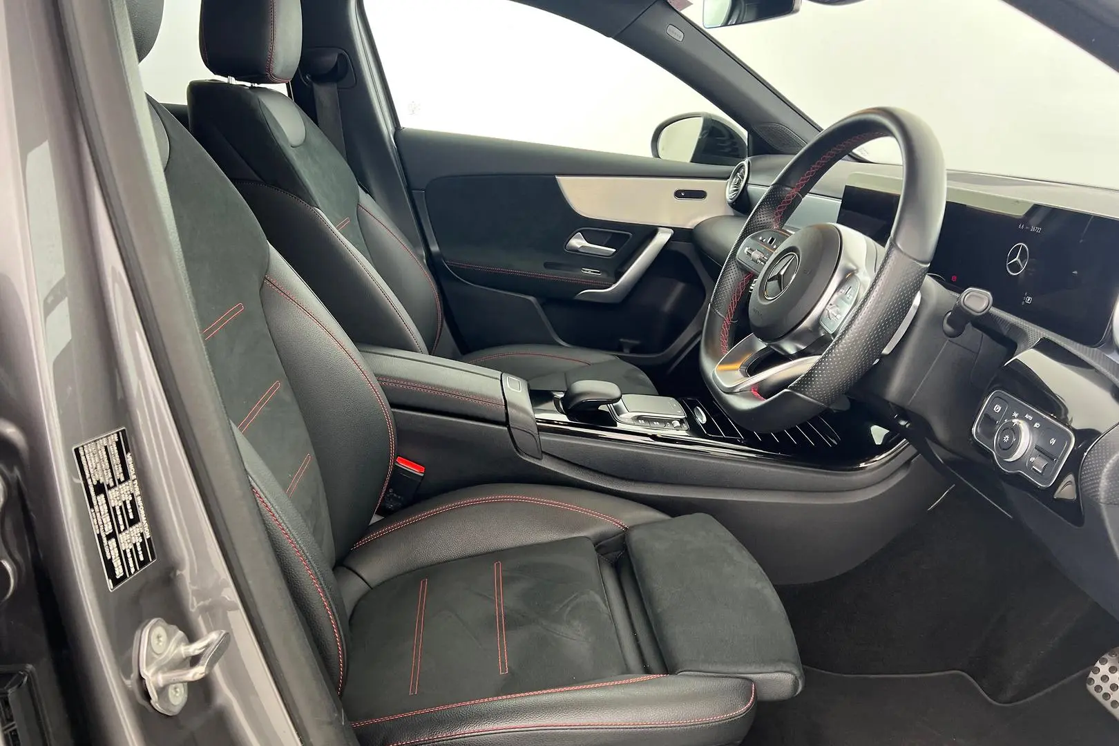 2022 Mercedes-Benz A-Class Gallery Image 14