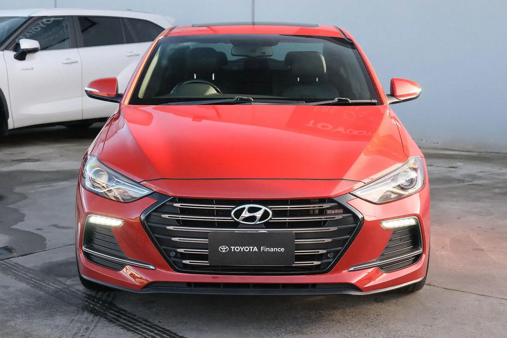 2017 Hyundai Elantra Gallery Image 3