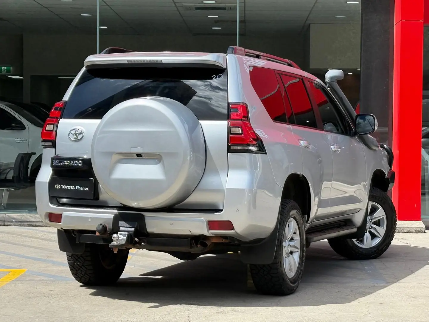 2020 Toyota Landcruiser Prado Gallery Image 9