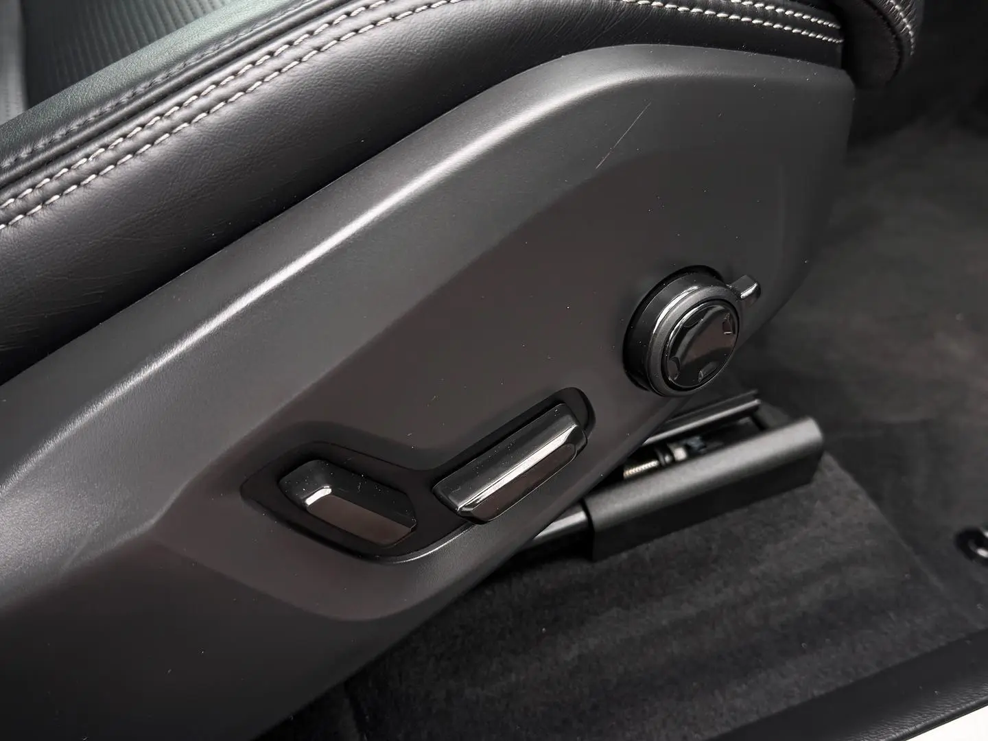 2022 Volvo XC60 Gallery Image 15