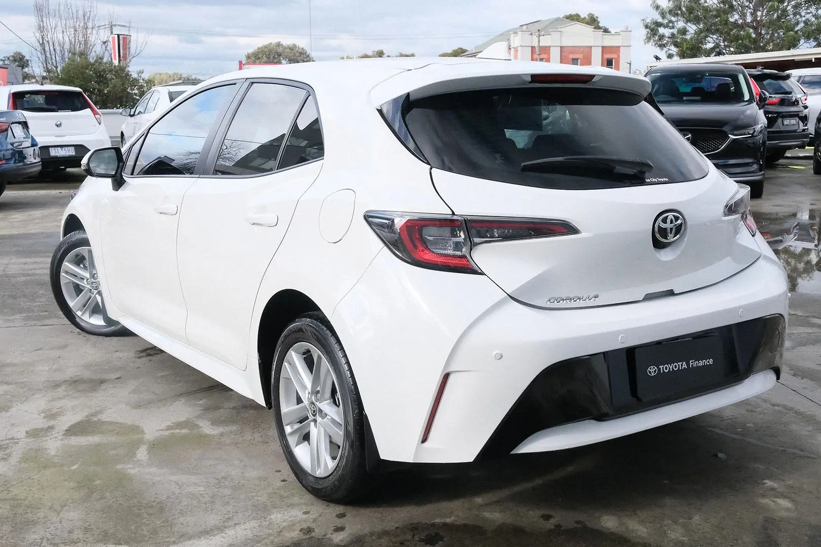 2020 Toyota Corolla Gallery Image 2