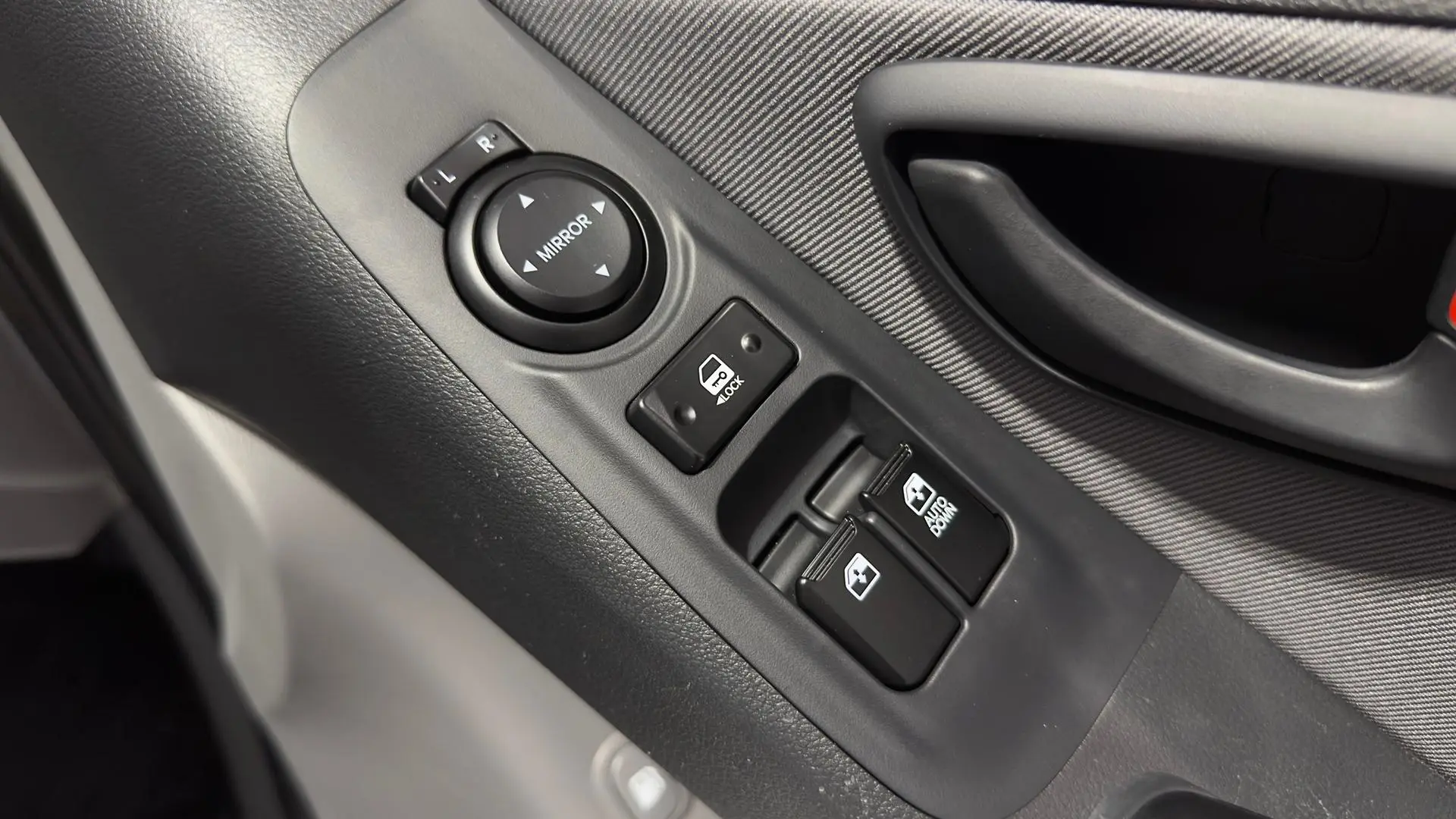 2021 Hyundai iLoad Gallery Image 21