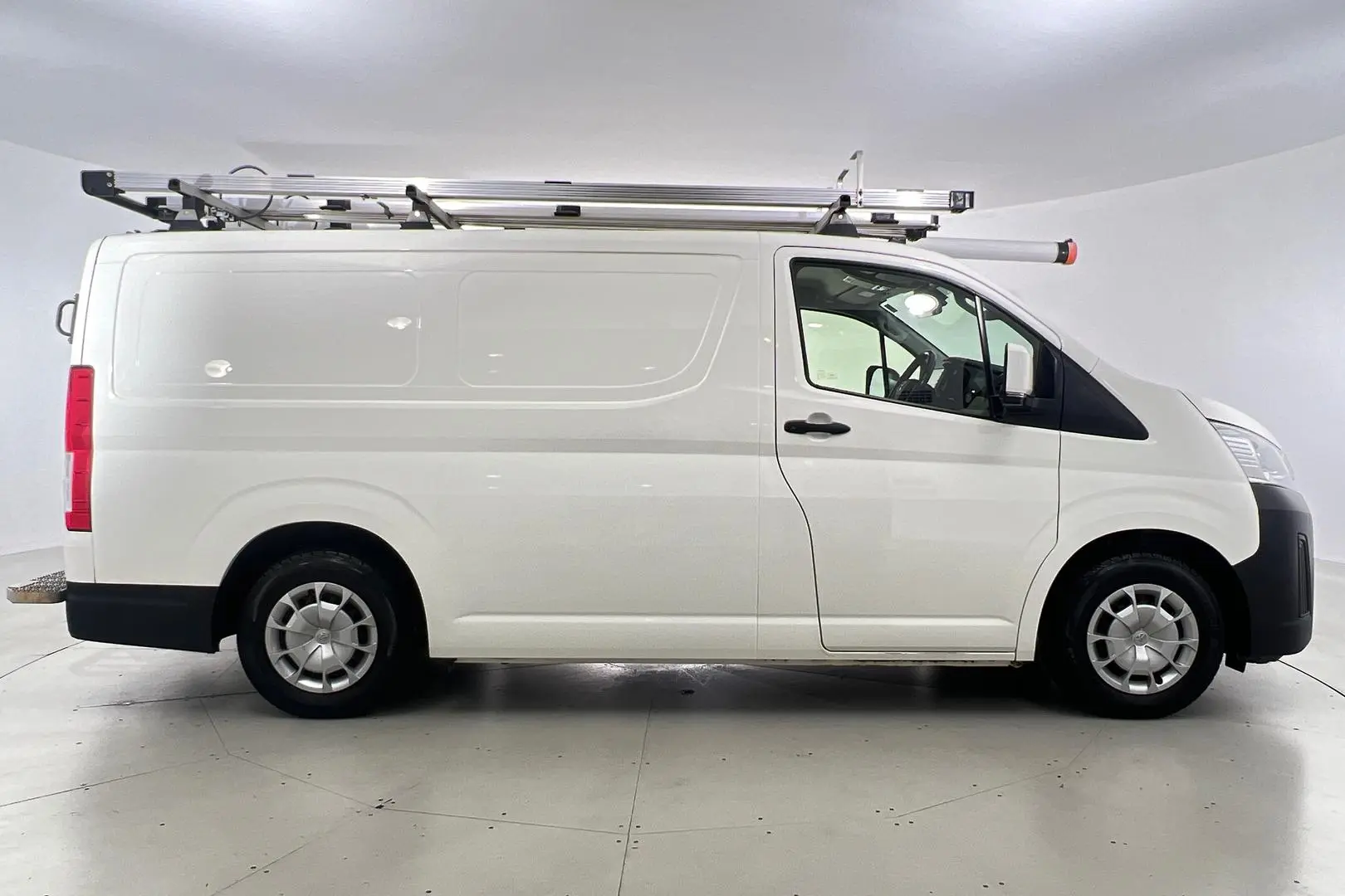 2021 Toyota Hiace Gallery Image 2