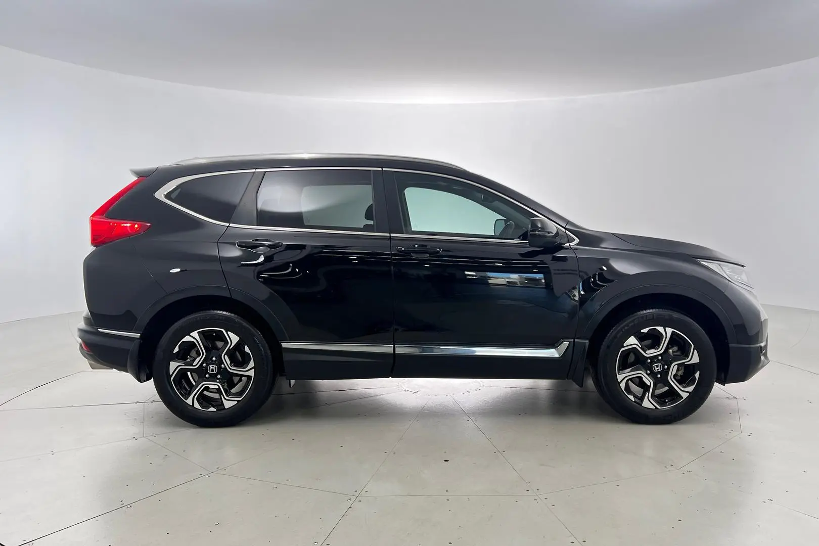 2018 Honda CR-V Gallery Image 3