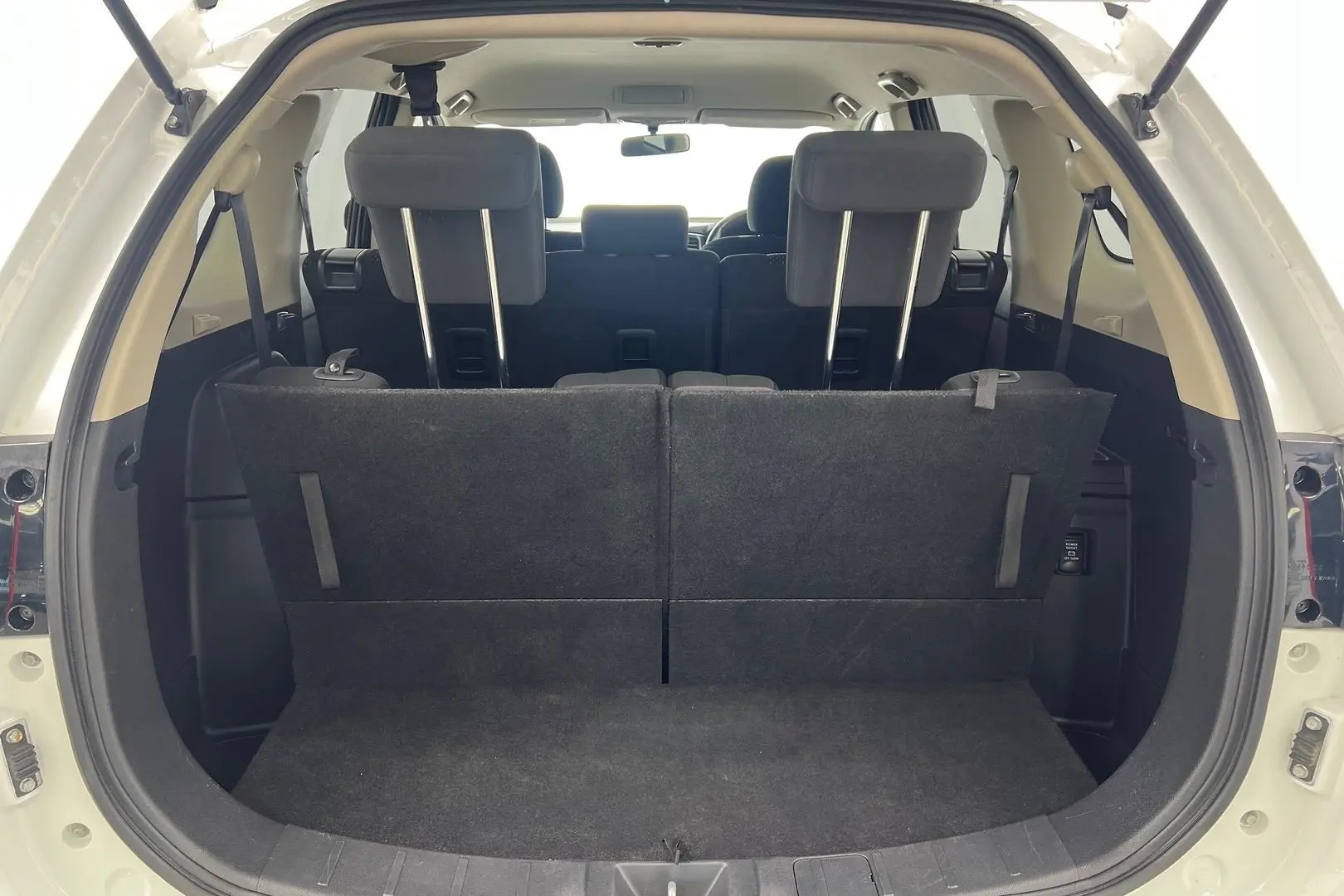 2017 Mitsubishi Outlander Gallery Image 21
