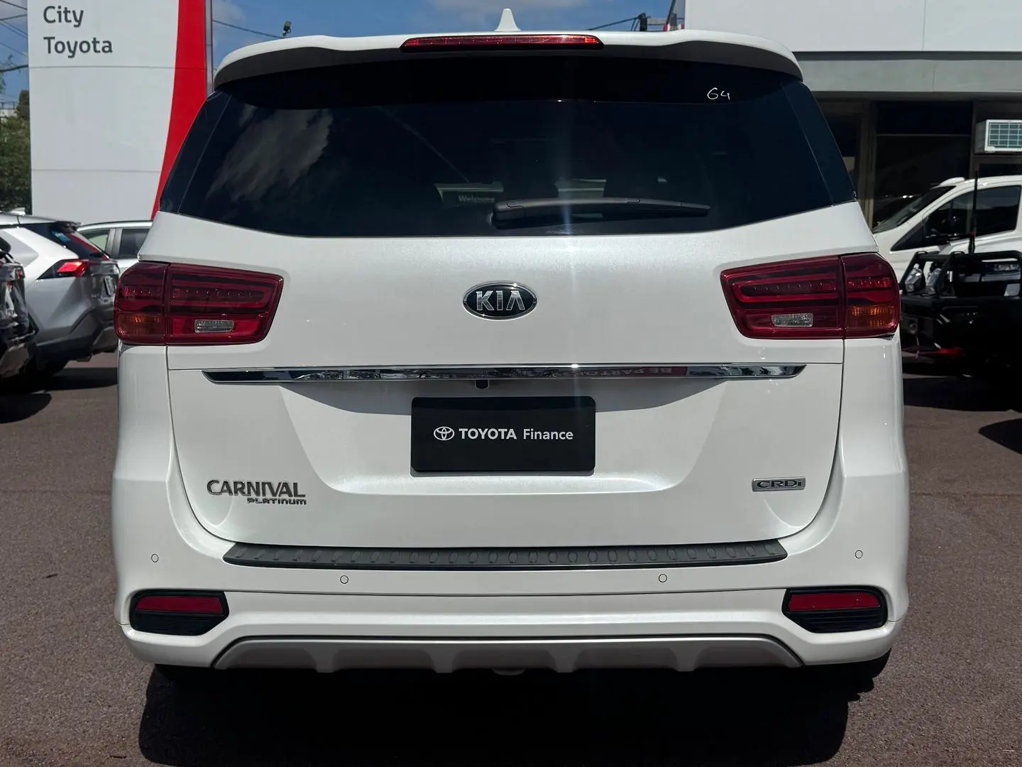2019 Kia Carnival Gallery Image 6