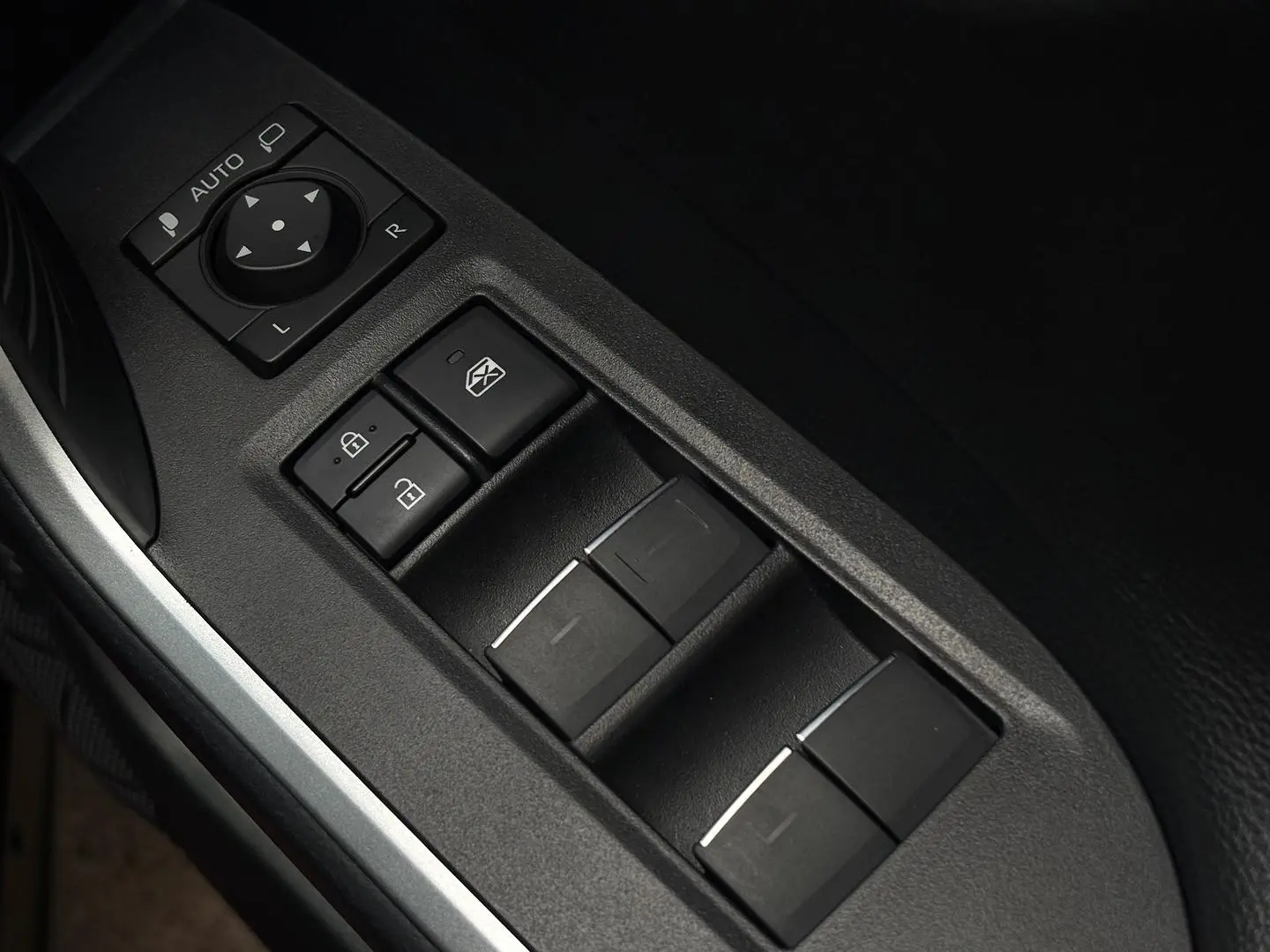 2024 Toyota RAV4 Gallery Image 26