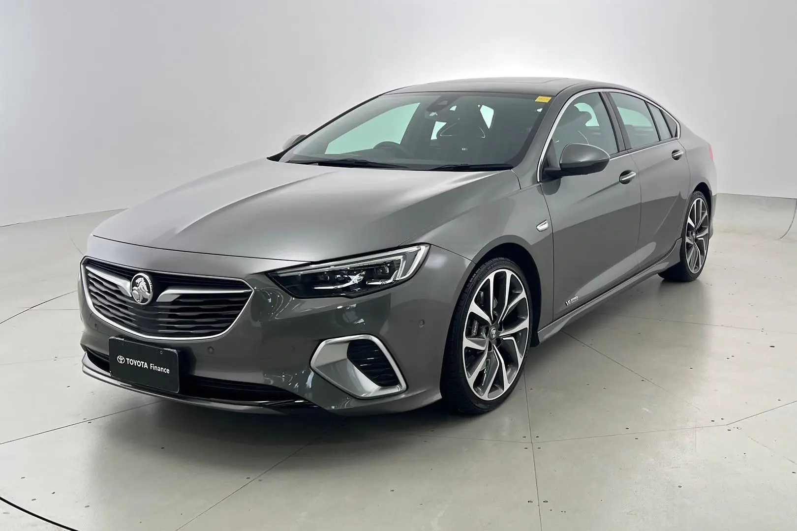2018 Holden Commodore Gallery Image 9