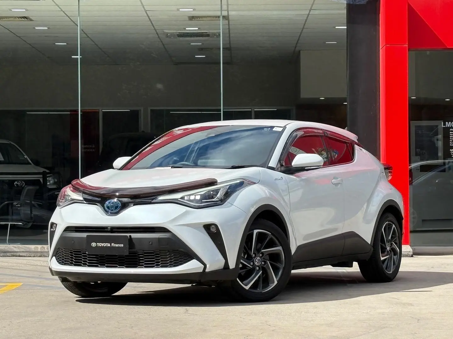 2022 Toyota C-HR Gallery Image 4