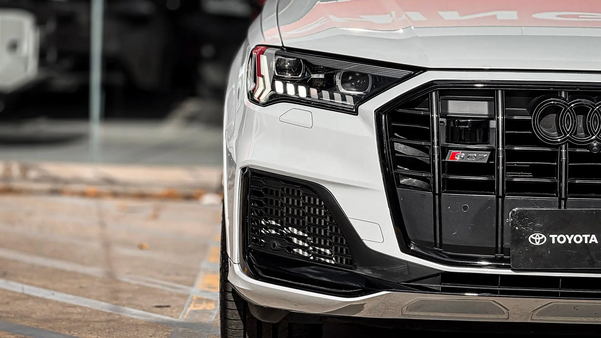 2021 Audi SQ7 Gallery Image 12