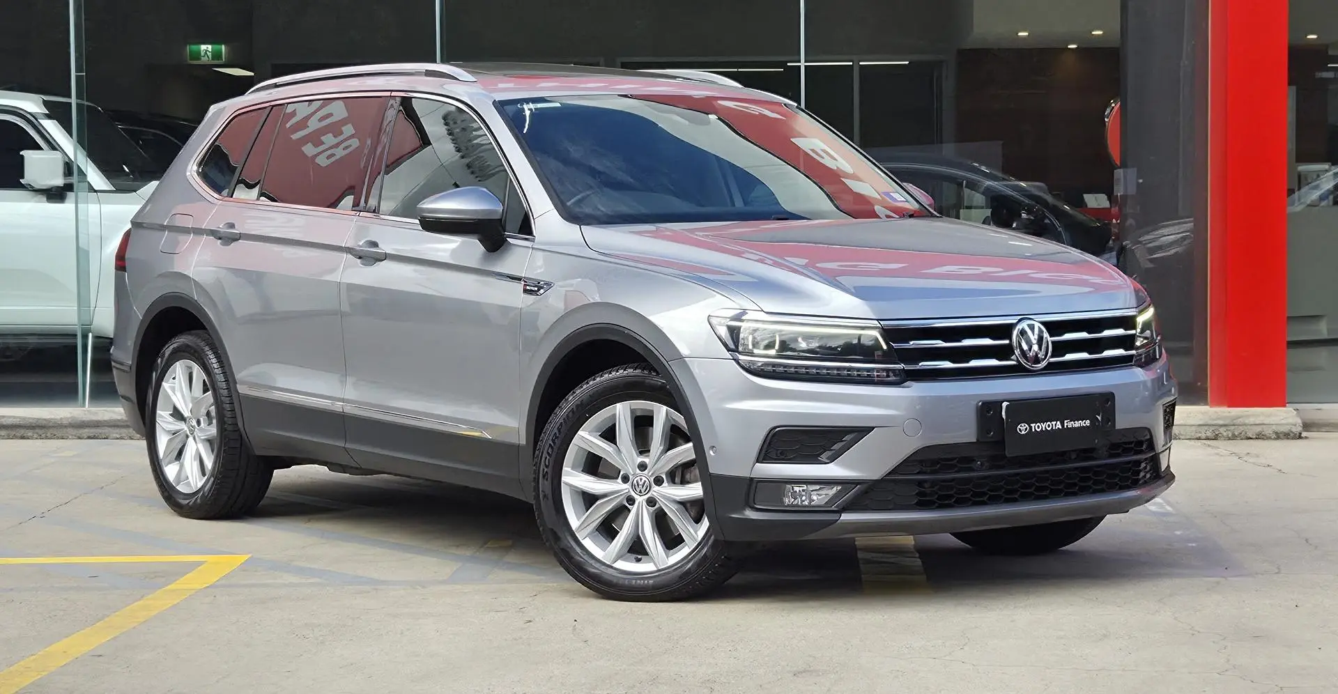 2020 Volkswagen Tiguan Gallery Image 1