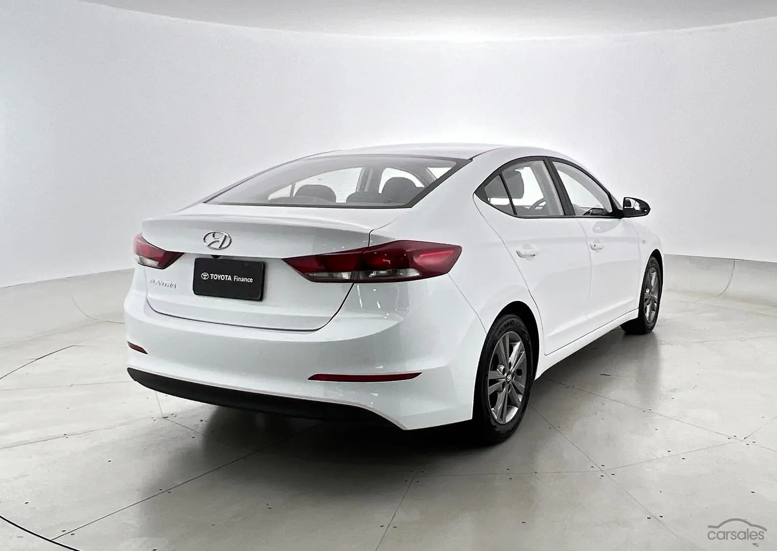 2018 Hyundai Elantra Image 3