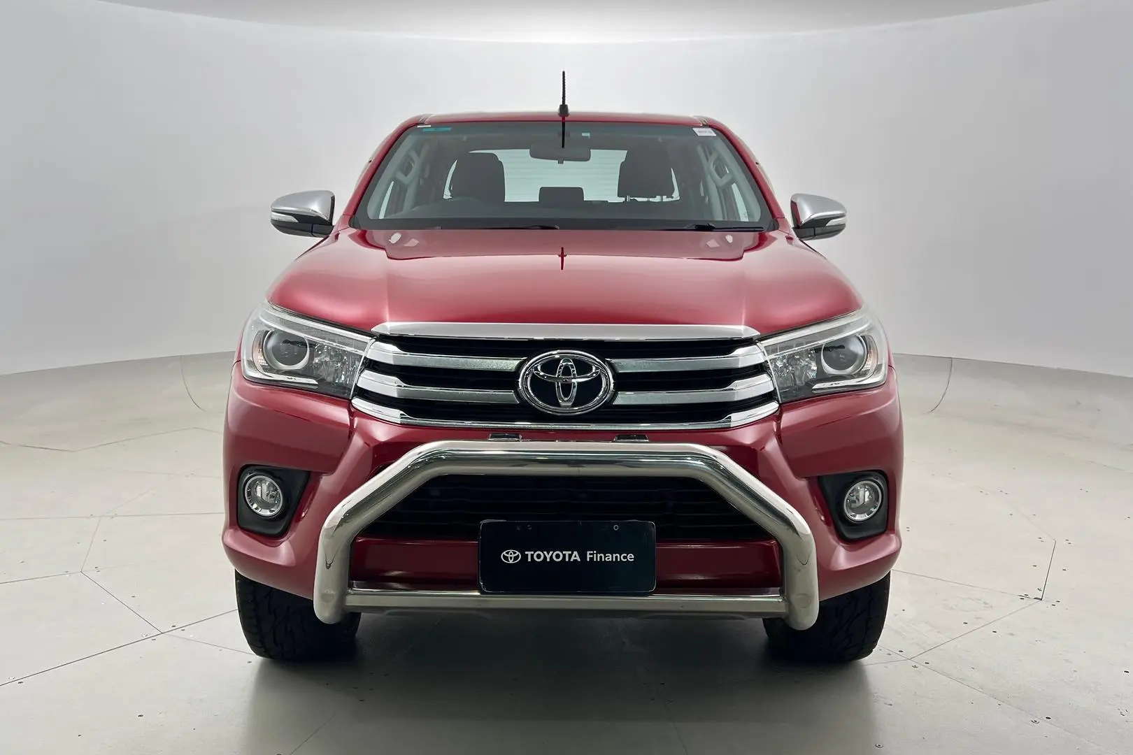 2016 Toyota Hilux Gallery Image 9