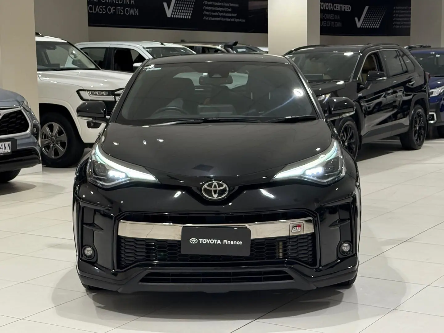 2021 Toyota C-HR Gallery Image 4