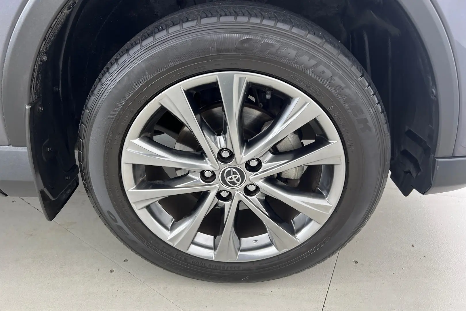2018 Toyota RAV4 Gallery Image 22