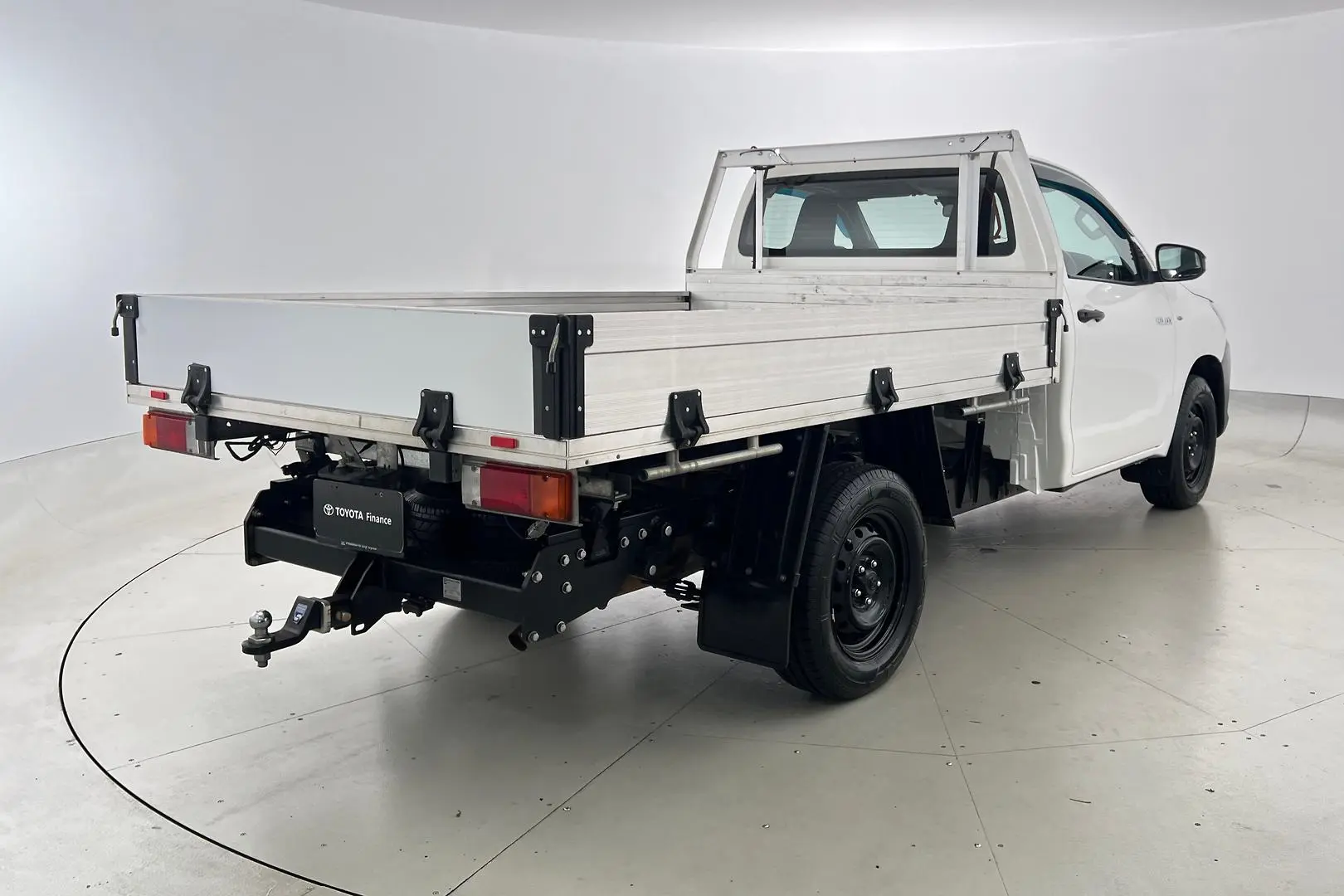 2020 Toyota Hilux Gallery Image 4