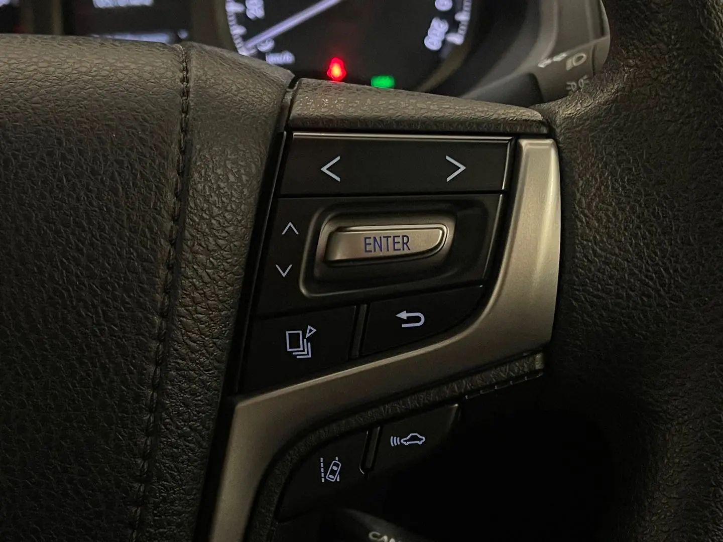 2023 Toyota Landcruiser Prado Gallery Image 22