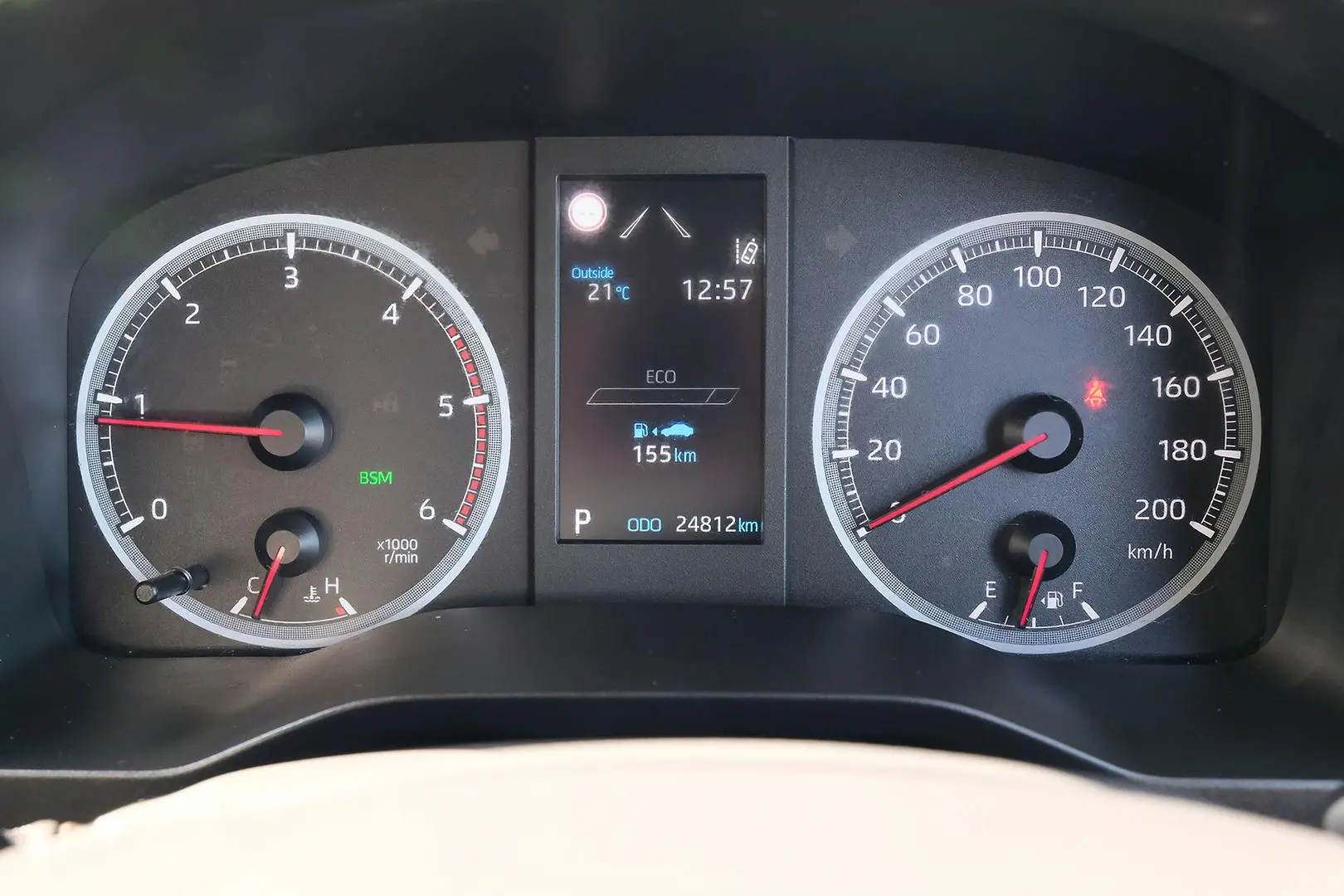 2022 Toyota Hiace Gallery Image 18